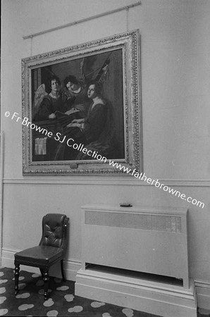 ARAS AN UACHTARAIN PICTURE ON STAIRCASE